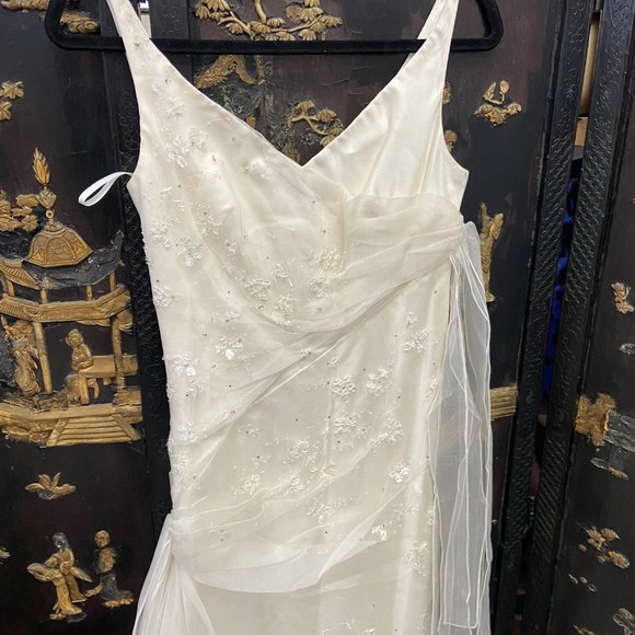 PETER LANGER WEDDING DRESS - Picture 2 of 6